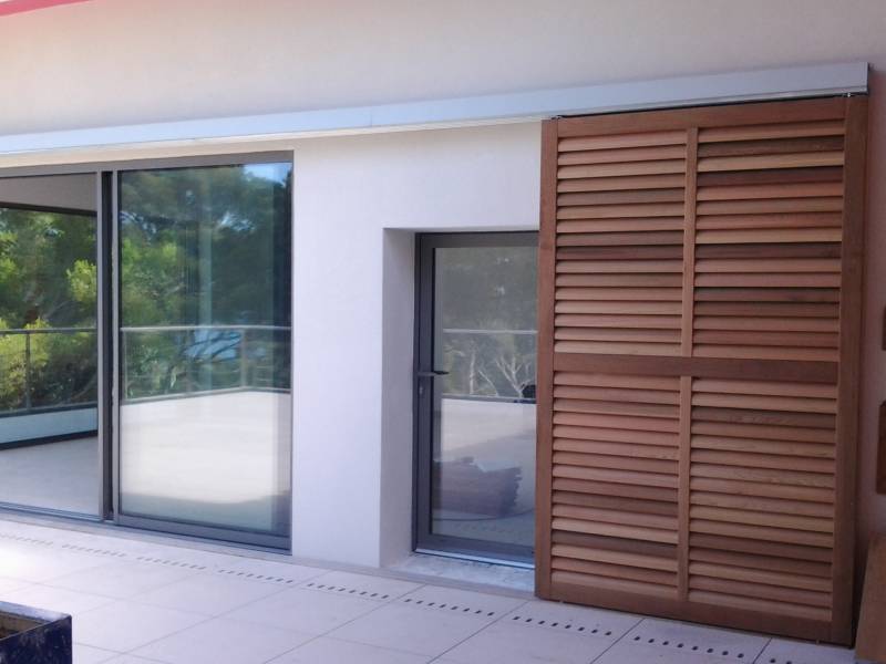 Menuiseries aluminium pour villa en rénovation : projet réalisé au Lavandou
