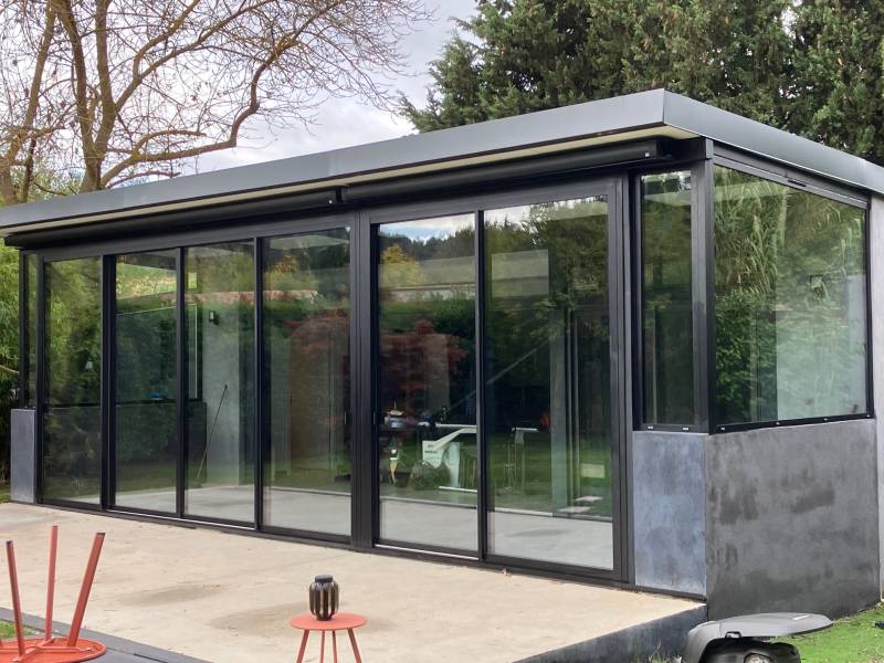 Menuiseries aluminium sur mesure pour une rénovation d’une baie vitrée dans le Var