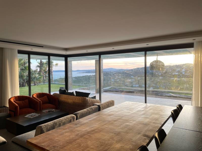 Menuiseries aluminium Technal : un projet de villa neuve sur les Issambres