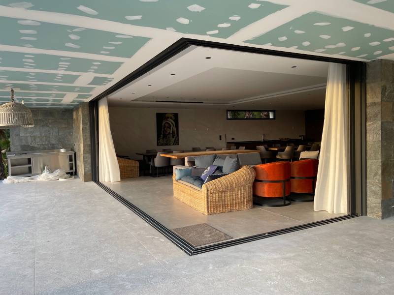 Menuiseries aluminium Technal : un projet de villa neuve sur les Issambres