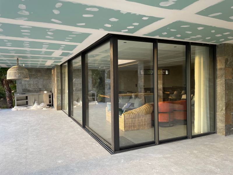 Menuiseries aluminium Technal : un projet de villa neuve sur les Issambres